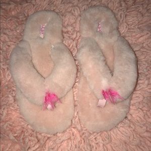 UGG slipper flip flops